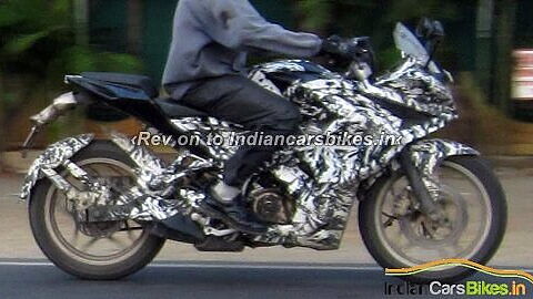 Bajaj Pulsar SS400 spotted testing again