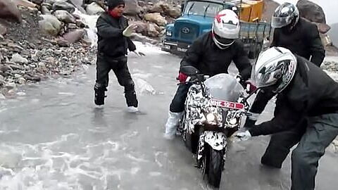 Bajaj Pulsar 200SS/400SS spotted testing in Leh