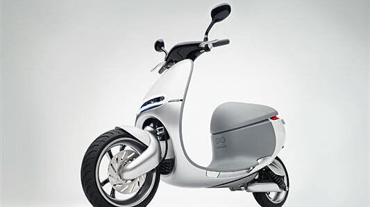 Gogoro smartscooter unveiled at CES 2015