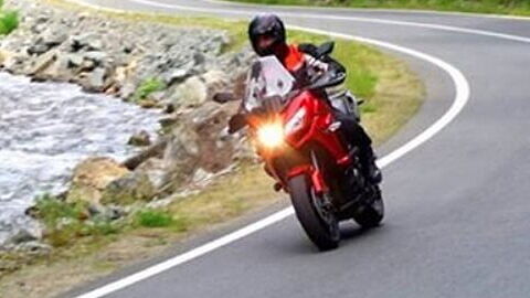 2015 Kawasaki Versys 1000’s front revealed in a new spy shot