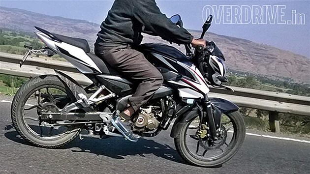 New Bajaj Pulsar 150 spied testing around Pune