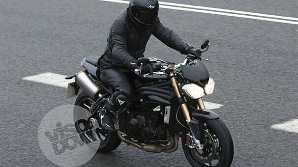 Facelift Triumph Speed Triple spied testing in Spain