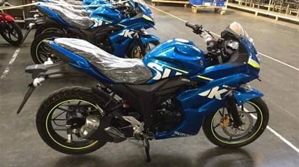 Suzuki Gixxer SF spied completely undisguised