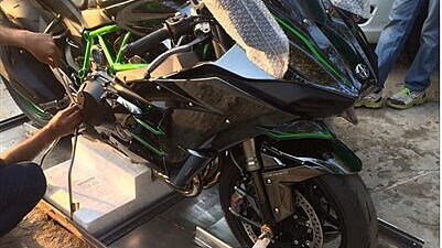 MS Dhoni is the first owner of the Ninja H2 in India