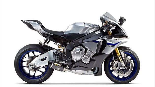 Yamaha YZF-R1M gets Two Brothers Racing Carbon exhaust