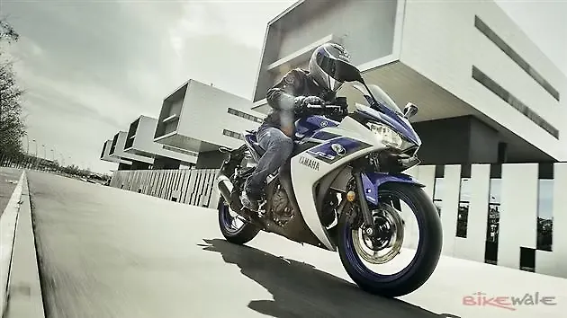 Yamaha YZF-R3 First Look Review - BikeWale