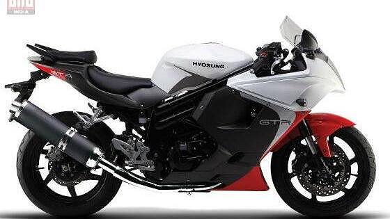 DSK-Hyosung to launch the Aquila Pro650 and the 2013 GT650R tomorrow