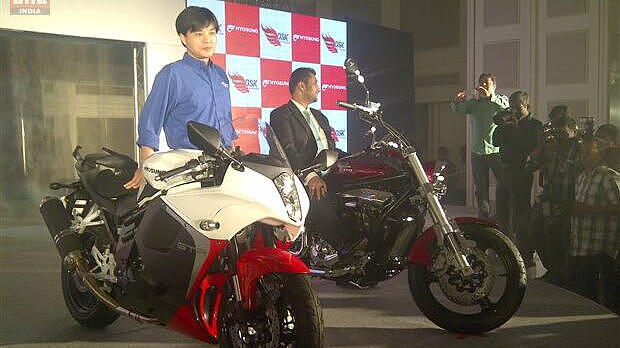 DSK-Hyosung launches the Aquila Pro650 for Rs 4.99 lakh and 2013 GT650R for Rs 4.79 lakh