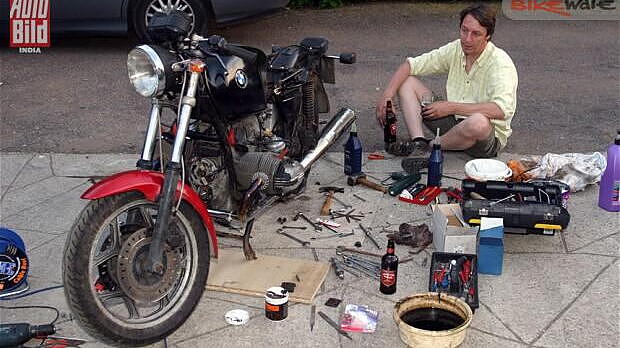 Motorcycle journalist Kevin Ash passes away during testing