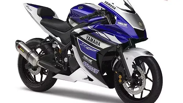 Yamaha YZF-R3 [2016-2017] Front Three-Quarter Image - BikeWale