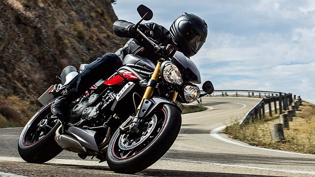 2016 Triumph Speed Triple Photo Gallery