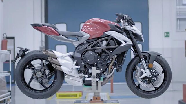 2016 MV Agusta Brutale 800 revealed