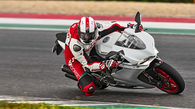 Ducati 959 Panigale Photo Gallery