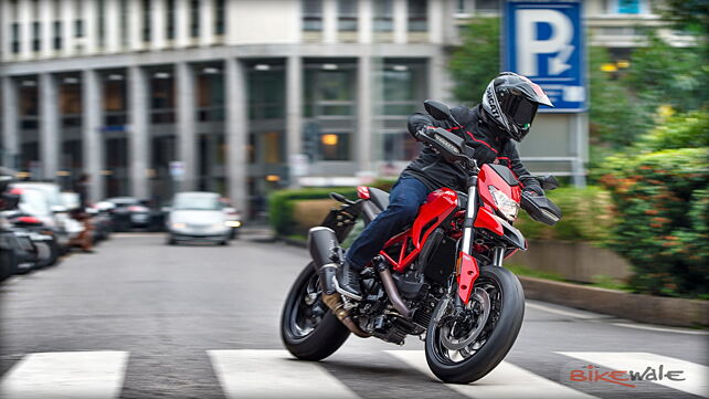 Ducati Hypermotard 939 Photo Gallery