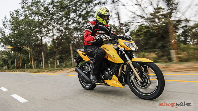 TVS Apache RTR 200 4V First Ride Photo Gallery