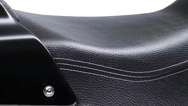 bajaj v15 seat