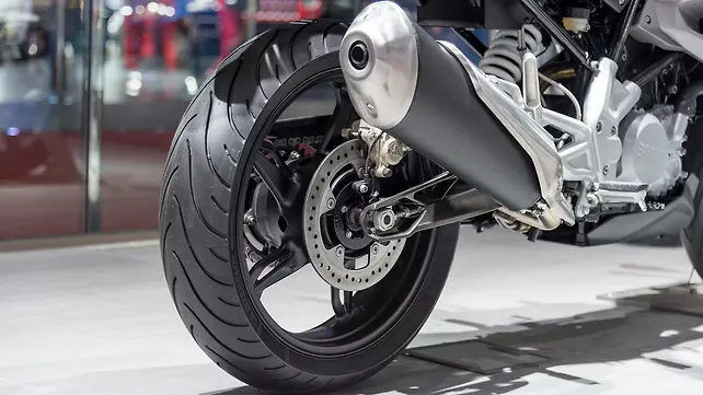 BMW G310R First Look Review - BikeWale