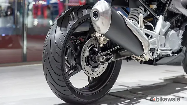 BMW G310R First Look Review - BikeWale