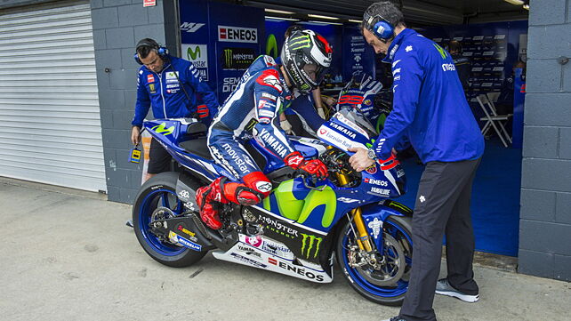Lorenzo to wait until mid-season for new Yamaha contract
