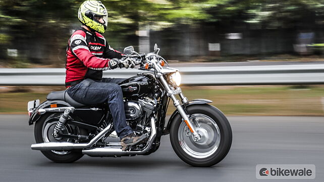 Harley-Davidson 1200 Custom : First Ride Review