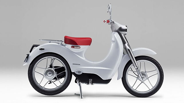 Honda EV-Cub concept unveiled at 2016 Bangkok International Motor Show