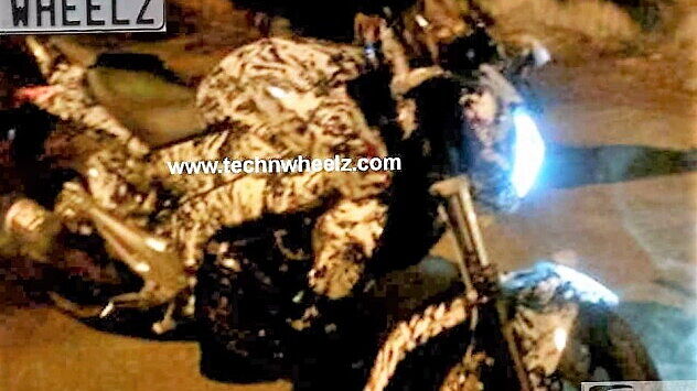 Bajaj Pulsar CS400 spied testing