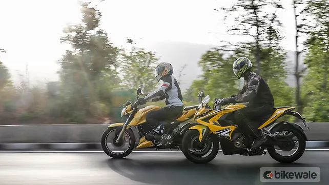 TVS Apache RTR 200 4V vs Bajaj Pulsar RS200 TVS Apache RTR 200 4V vs Bajaj Pulsar RS200