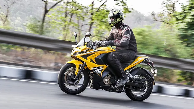 TVS Apache RTR 200 4V vs Bajaj Pulsar RS200