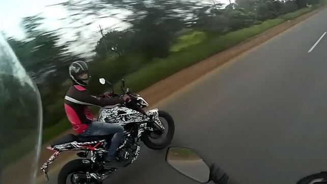 2017 KTM Duke 390 spotted on test in India