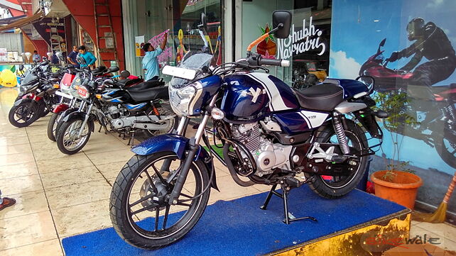 Bajaj V15 launched in new colour