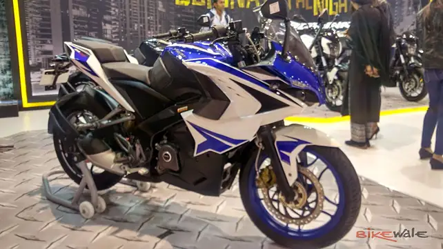 Bajaj launches new paint scheme for Pulsar RS200