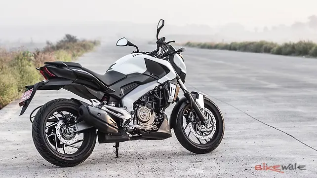 Bajaj Dominar 400 vs Royal Enfield Classic 350: Comparison Test - BikeWale