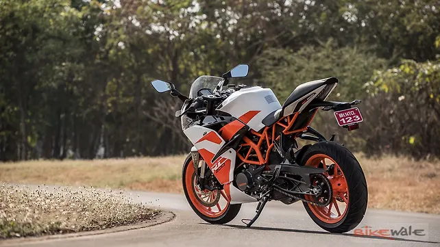 2017 KTM RC200 Track Ride Review - BikeWale