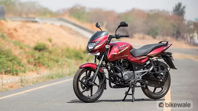 Bajaj Pulsar 150 DTS-i Front Three-Quarter