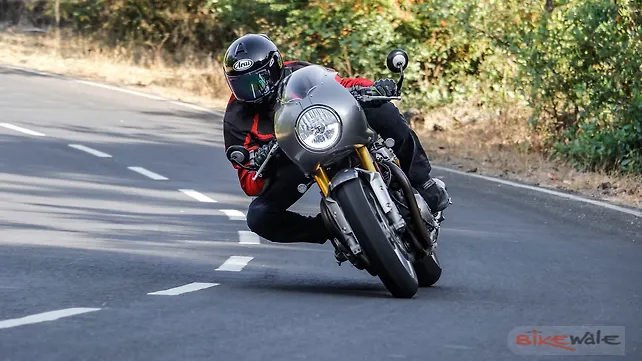 2016 Triumph Thruxton R First Ride Review - BikeWale
