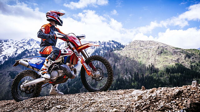 KTM 300 EXC TPI and 250 EXC TPI Photo Gallery