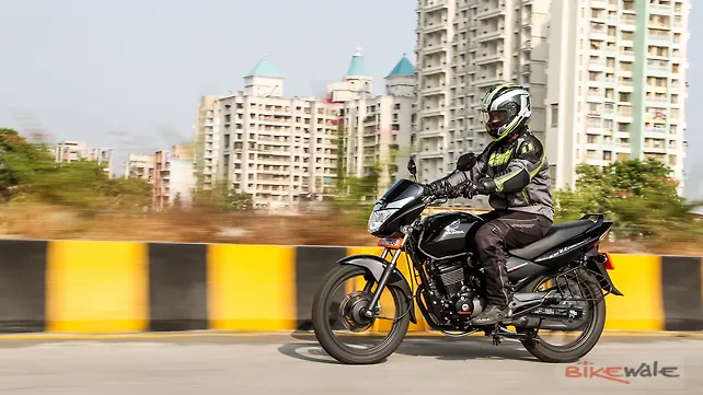 Honda CB Unicorn 150 Action
