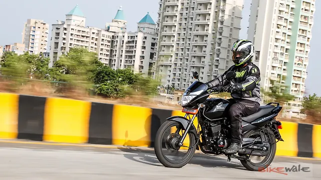 Honda CB Unicorn 150 Action