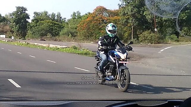 Bajaj Pulsar NS160 spotted on test