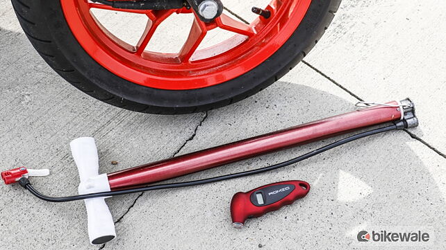 Tyre-pressure-check-tools