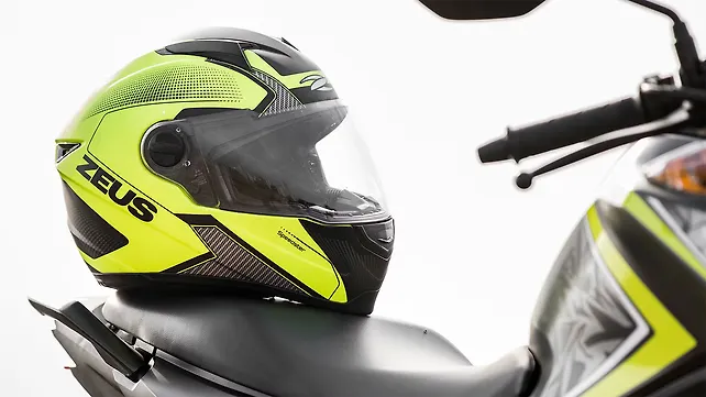 IN  Zeus-ZS-811-helmet-review-