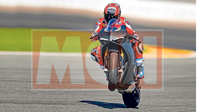Casey Stoner spotted testing Ducati Panigale V4