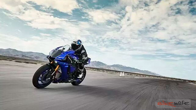 Yamaha launches the new YZF-R1 at Rs 20.73 lakhs