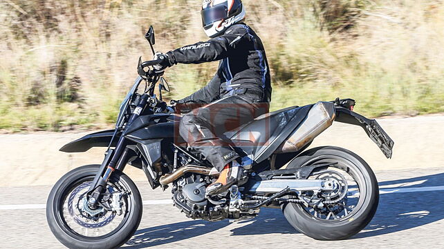 KTM 690 Enduro and 690 Supermoto spotted testing
