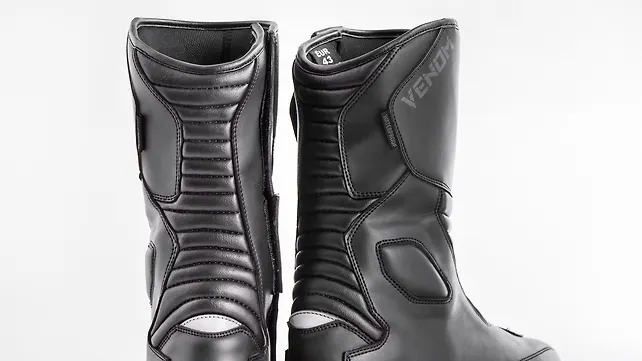 Venom Traction Long Touring Boots Review – Introduction - BikeWale