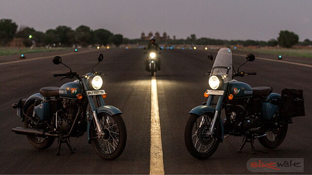 Royal Enfield Classic Signals Edition Photo Gallery