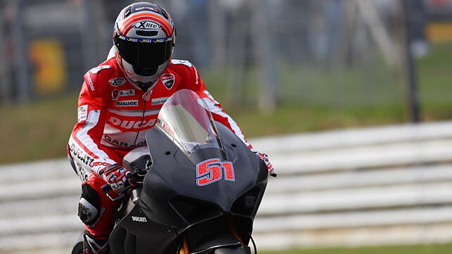 Ducati V4R race-spec bike showcased