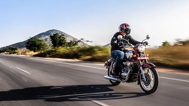 2019 Jawa Standard First Ride Review - BikeWale