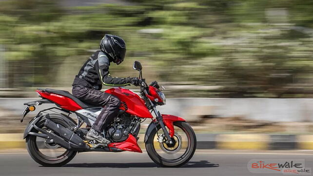 TVS Apache RTR 160 4V ABS – What else can you buy?