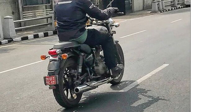 New Royal Enfield Thunderbird spied testing in India